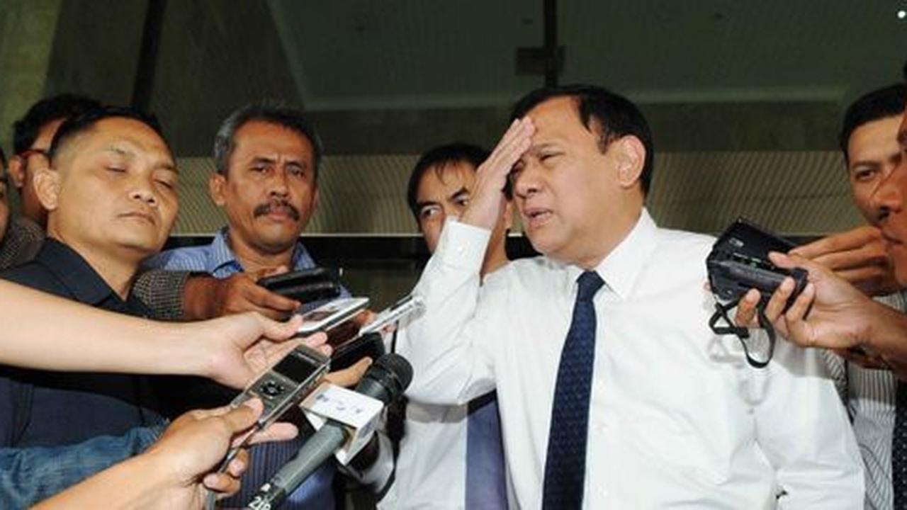 Memasukkan devisa para ekportir ke bank dalam negeri