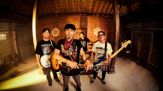 Stand Here Alone dan Iksan Skuter
