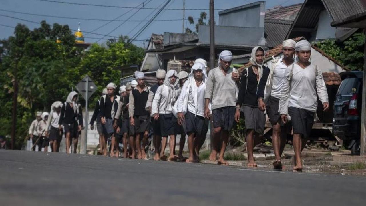 Perjalanan Sakral Upacara Adat Seba Baduy: Melintasi 200 Km Malam Hari