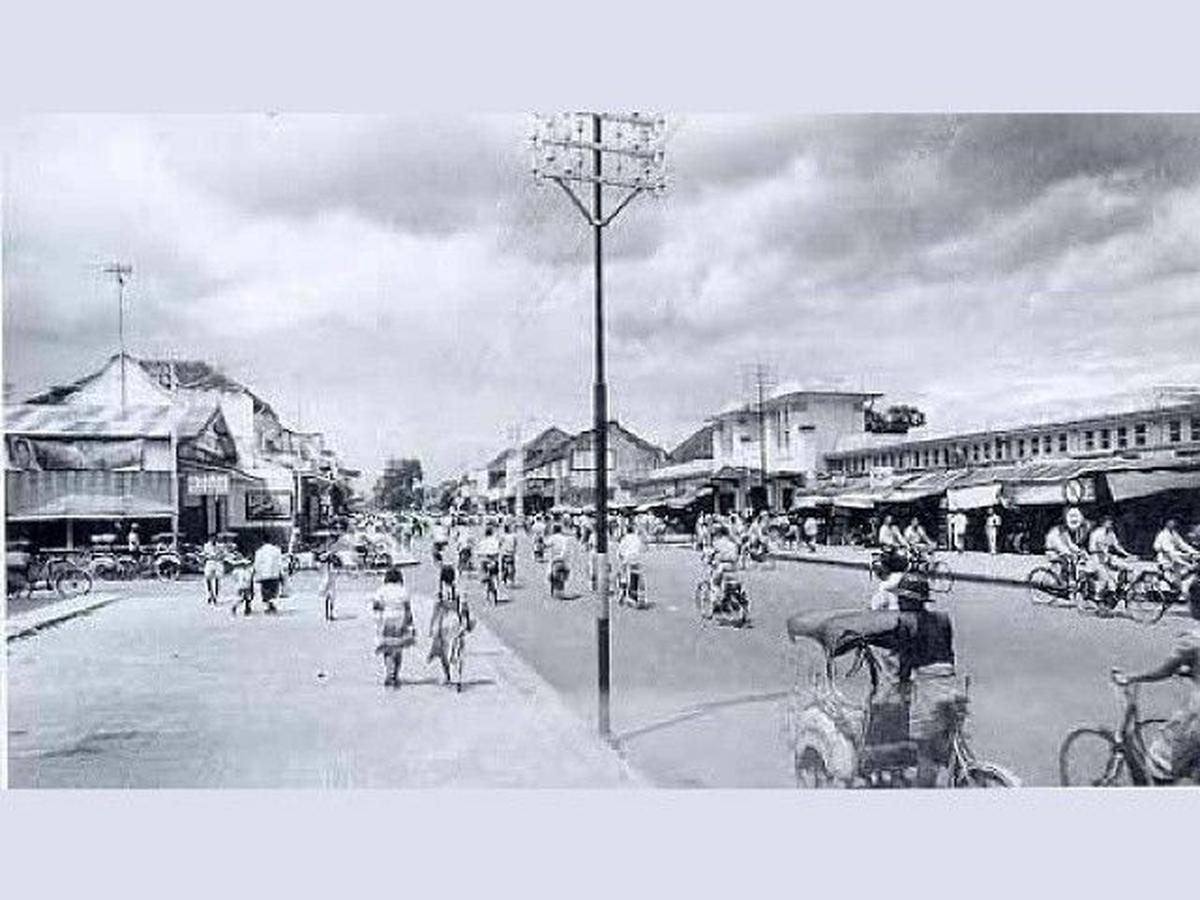 Sebelumnya, sepeda dan becak masih mendominasi