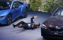 Ini insiden CEO BMW terjatuh saat presentasi di Frankfurt Motor Show