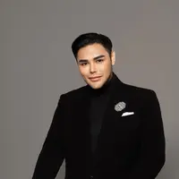 Membahas fenomena klinik kecantikan, Ivan Gunawan mengingatkan dua hal. Pertama, standar cantik dan ganteng tiap orang beda. Kita tak bisa memaksakan. (Foto: Dok. Instagram @ivan_gunawan)