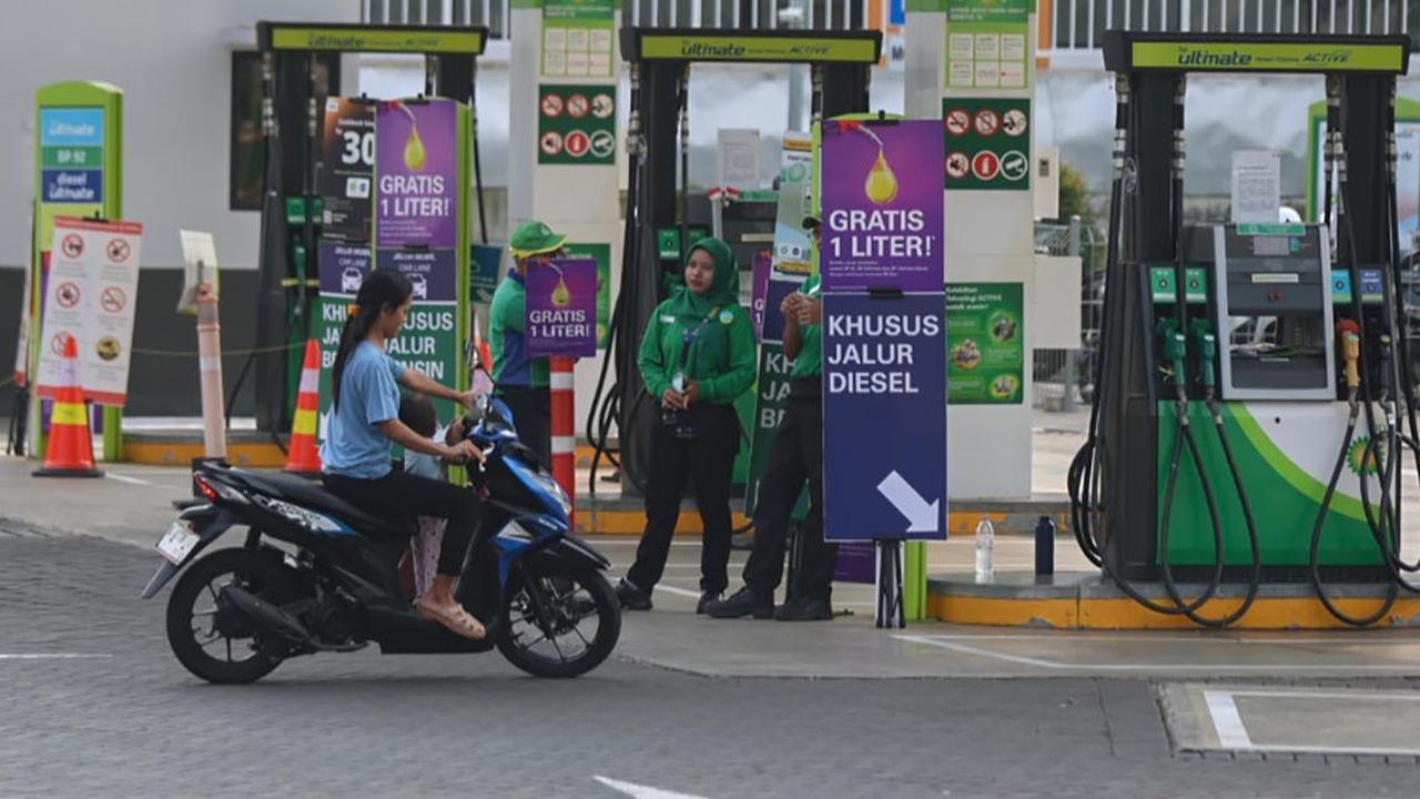 FOTO: SPBU Swasta Kehabisan BBM Non-Subsidi, Konsumen Kebingungan