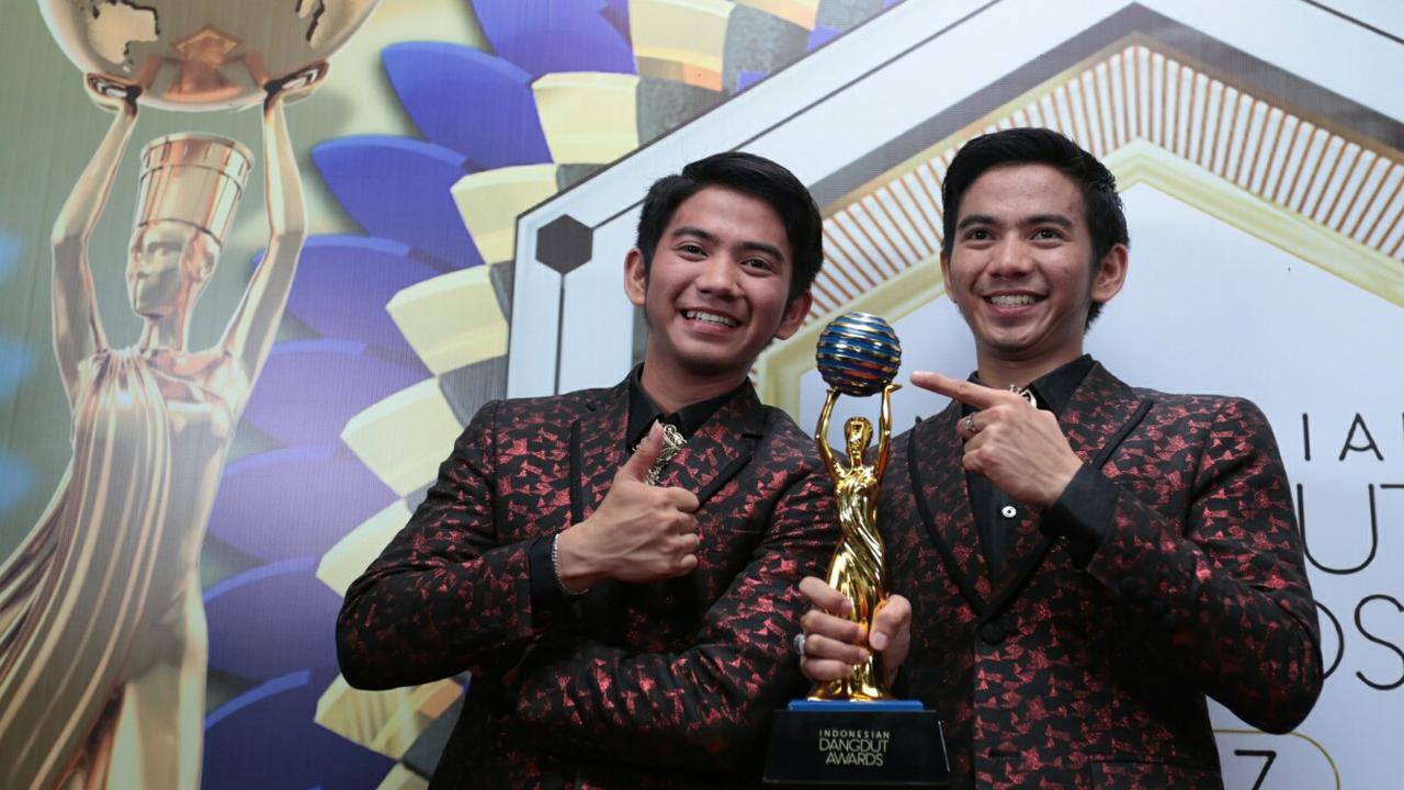 Saudara Kembar Sesak Napas Ditinggal Menikah Rizki D'Academy