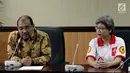 Ketua Umum STI Nono Sampono dan Ketua Panitia peringatan WTQD 2018 Wirawati Hartawan (kanan) memberi keterangan pers di Jakarta (23/4). Peringatan WTQD akan diadakan serentak di dunia pada 28 April 2018 mendatang. (Liputan6.com/JohanTallo)