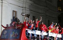 Bentrokan sengit polisi vs suporter hiasi pesta juara Chile