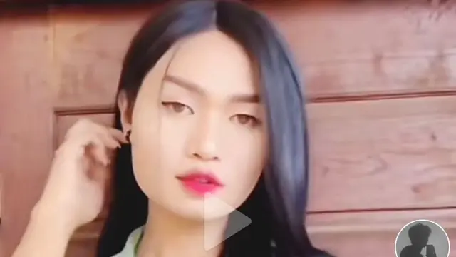 Intip foto nyeleneh Popo Barbie