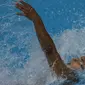 I Gede Siman Sudartawa beraksi pada final Gaya Punggung Putra SEA Games 2017 di National Aquatic Centre, Kuala Lumpur, (21/8/2017). Siman meraih medali emas dengan catatan waktu 25,20 detik. (Bola.com/Vitalis Yogi Trisna)