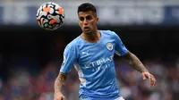 Joao Cancelo. Bek kanan Portugal berusia 27 tahun ini merupakan pemain terbaru Manchester City dari Liga Italia dan masih bermain untuk The Citizens. Sejak didatangkan pada 2019/2020 dari Juventus, ia telah tampil 114 laga di semua ajang dengan torehan 7 gol dan 15 assist. (AFP/Ben Stansall)