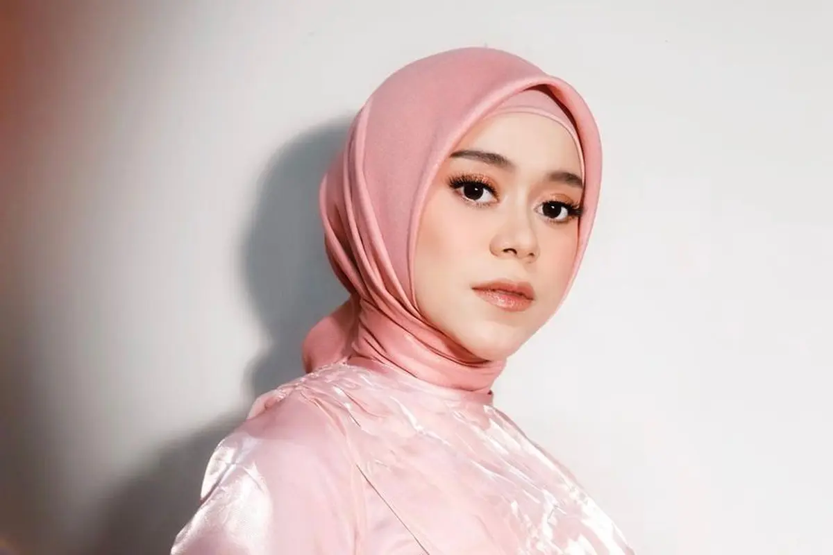 Tampilan Elegan Lesti Kejora di Kiss Award 2022, Harga Outfitnya Diluar Dugaan
