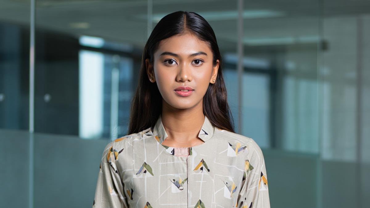 7 Dress Batik Puffy Sleeve Elegan untuk Tampilan Anggun, Fashion Modern dengan Sentuhan Tradisional