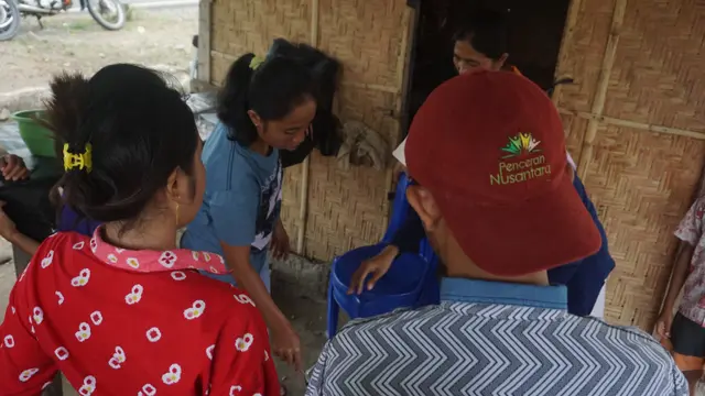 Pencerah Nusantara mendampingi warga Kabupaten Sumbawa Barat dalam memasak makanan berbasis daun kelor