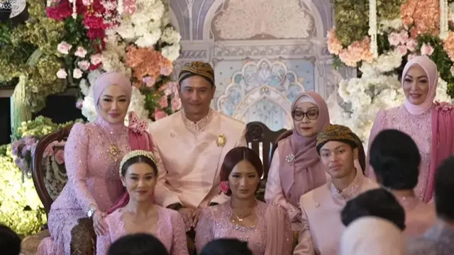 6 Potret Tampilan Gagah Mudjie Massaid Turut Gendong Aaliyah Massaid usai Siraman, Gantikan Peran Mendiang Adjie Massaid