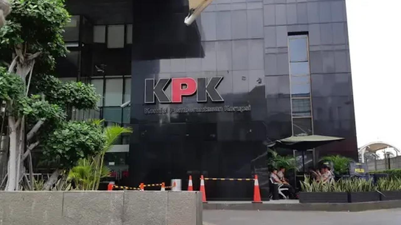 Sekretaris Jenderal KPK Cahya H Harefa mengatakan KPK sudah memberikan surat penghadapan kembali ke Polri pada 30 Maret 2023. Namun, surat itu malah dibalas dengan surat penambahan masa jabatan.