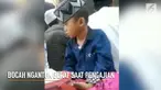 Video kocak menampilkan bocah laki-laki yang mengantuk berat di sebuah pengajian.