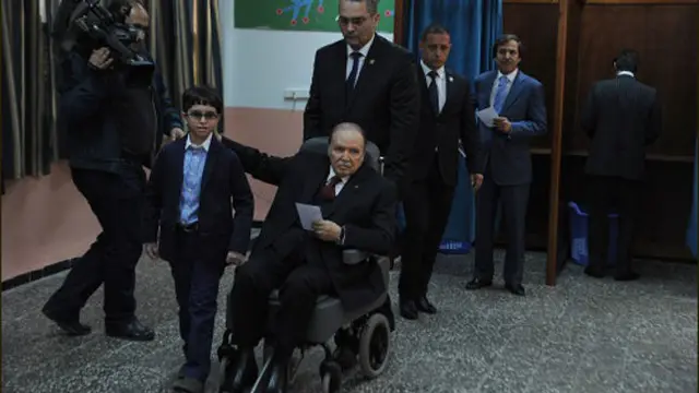 Stroke Berkursi Roda, Presiden Aljazair Raih Masa Jabatan Keempat