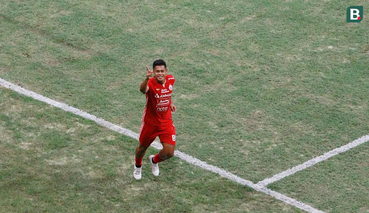 <p>Pemain Persija Jakarta, Taufik Hidayat melakukan selebrasi usai mencetak gol ke gawang Chonburi FC saat laga persahabatan antara Persija Jakarta menghadapi Chonburi FC dalam rangka Grand Launching Jakarta International Stadium (JIS), Minggu (24/7/2022). (Bola.com/M Iqbal Ichsan)</p>