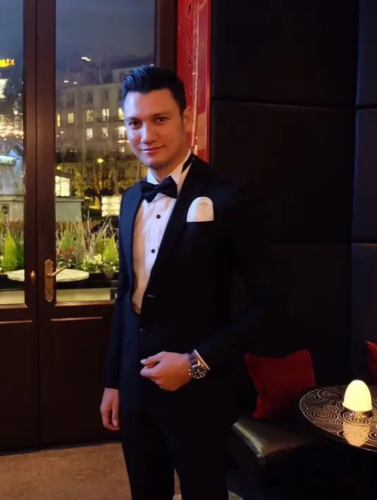 "Tergantung seperti apa proses dibalik produksinya. Gue sangat memperhatikan itu," kata Christian Sugiono saat ditemui di kawasan Mampang Prapatan, Jakarta Selatan, Senin (9/7/2018). (Instagram/csugiono)