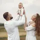 Kehadiran si kecil membawa kebahagiaan sekaligus perubahan dalam kehidupan pasangan, dengan komunikasi dan perhatian sederhana dapat membantu menjaga kedekatan emosional serta keharmonisan hubungan. (Foto/Dok: Pexels)