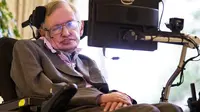 Stephen Hawking Bertahan dari Penyakit Saraf Selama 50 Tahun