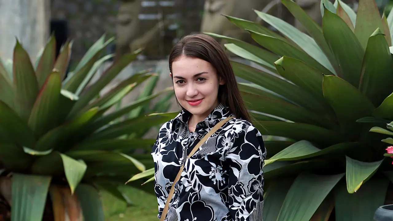 [Bintang] Rianti Cartwright