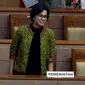 Menteri Keuangan Sri Mulyani menghadiri Rapat Paripurna DPR RI di Kompleks Parlemen, Jakarta, Kamis (27/7). DPR memberikan persetujuan untuk menjadikan aturan intip rekening dari Perppu Nomor 1 Tahun 2017 menjadi UU. (Liputan6.com/Johan Tallo)