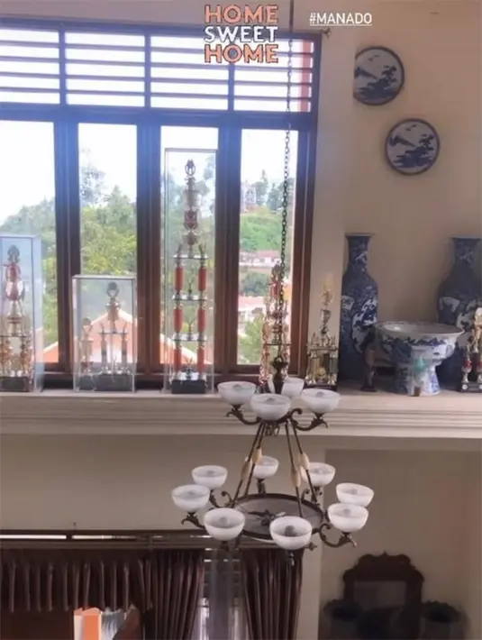 <p>(Instagram/angelinasondakh09)</p>