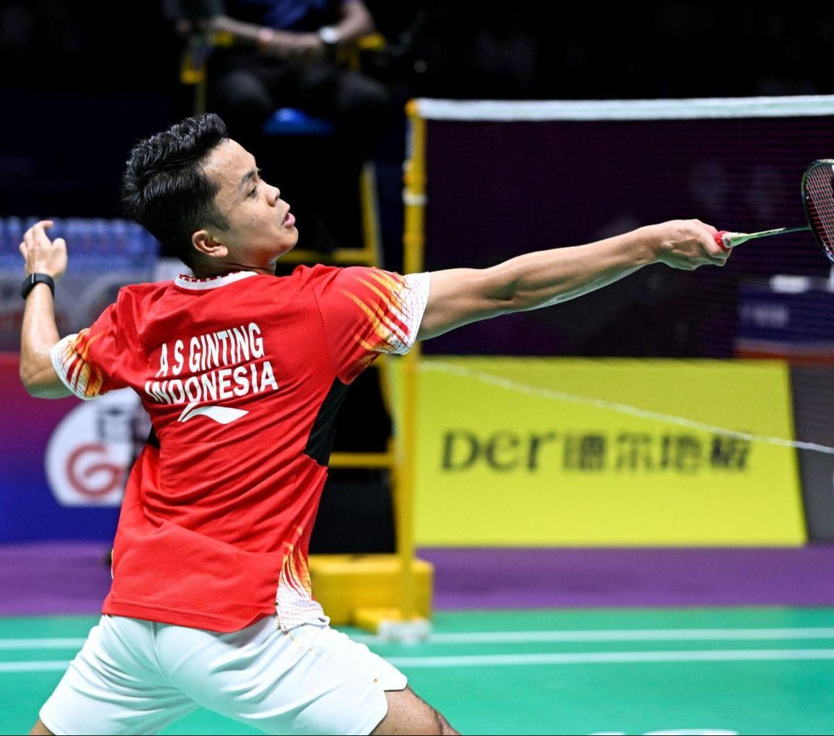 Keunggulan Indonesia dibuka lewat tunggal putra pertama Indonesia, Anthony Sinisuka Ginting yang berhasil menumbangkan Chou Tien Chen dua set langsung dengan skor hasil 21-18 dan 21-19. Foto: WANG Zhao / AFP<br>