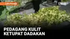 Jelang hari raya Idul Fitri, pedagang kulit ketupat mulai marak di Pasar Kranji, Bekasi. Pedagang kulit ketupat ini hampir semuanya merupakan pedagang dadakan yang hanya ada menjelang hari raya Idul Fitri.
