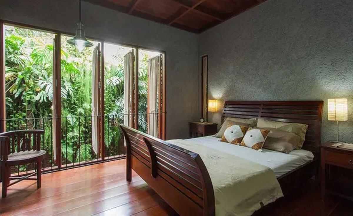 5 Ide Desain Cat Tembok Motif untuk Kamar yang Estetik dan Elegan