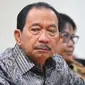 Komisaris Utama Pertamina, Tanri Abeng memberikan keterangan pers terkait perombakan jajaran direksi Pertamina di Jakarta, Jumat (3/2). (Liputan6.com/Angga Yuniar)