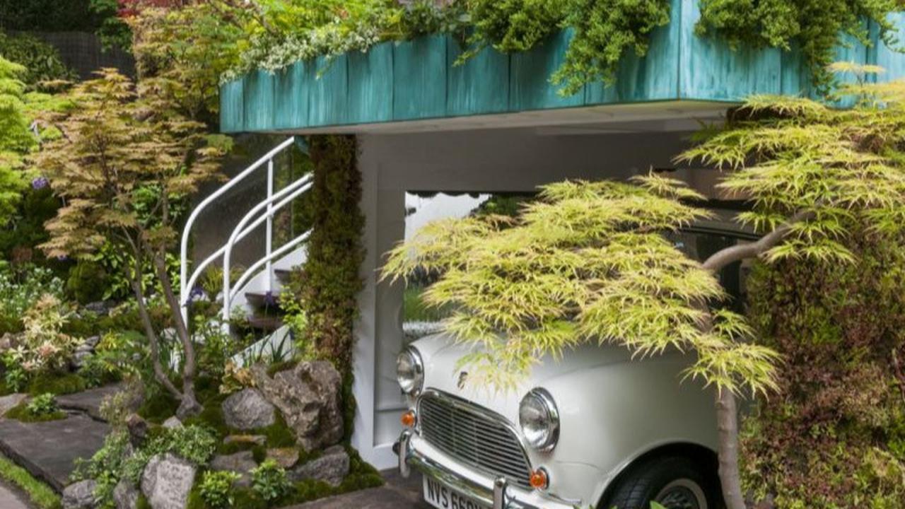 Single-car garage