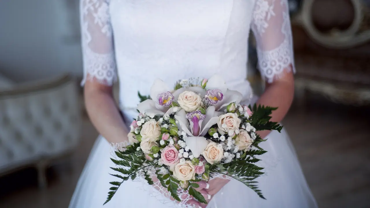 Ilustrasi gaun pengantin