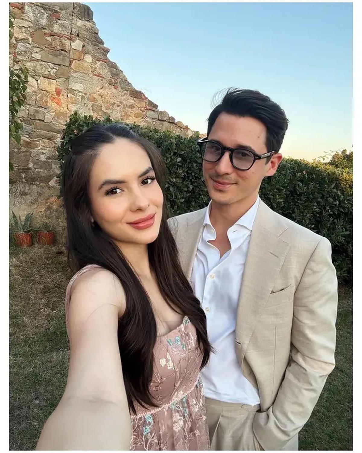 6 Gaya Busana Steffi Zamora Liburan di Italia, Hadiri Pernikahan Adik Nino Fernandez