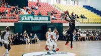 Bima Perkasa Jogja menelan kekalahan 75-89 dari Dewa United pada laga lanjutan musim reguler Indonesian Basketball League (IBL) 2025, di GOR Pancasila UGM, Sleman, Yogyakarta, Sabtu (01/02/2025) sore WIB. (dok. Bima Perkasa Jogja)
