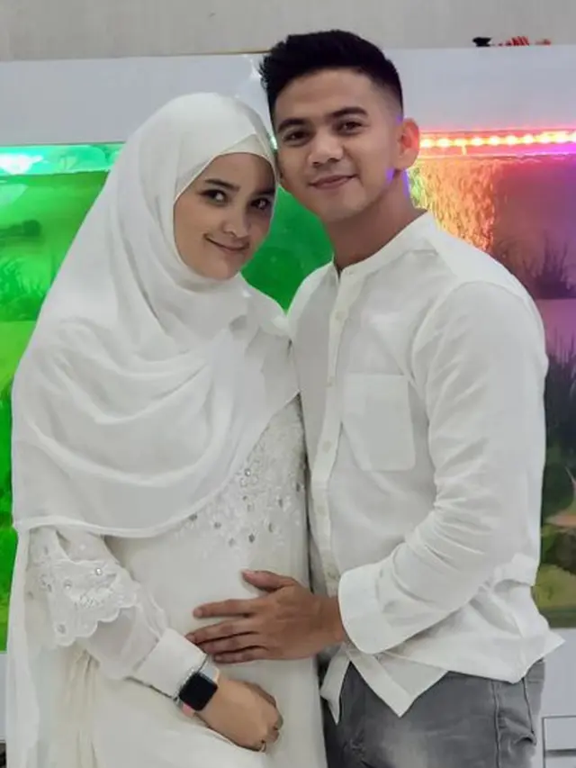 Hamil Anak Pertama, Ini 6 Momen Syukuran 4 Bulanan Istri Ridho D'Academy