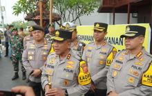 Kapolda Jabar Tinjau Pengamanan Nataru Tol Cikampek, Soroti Kepadatan di Rest Area