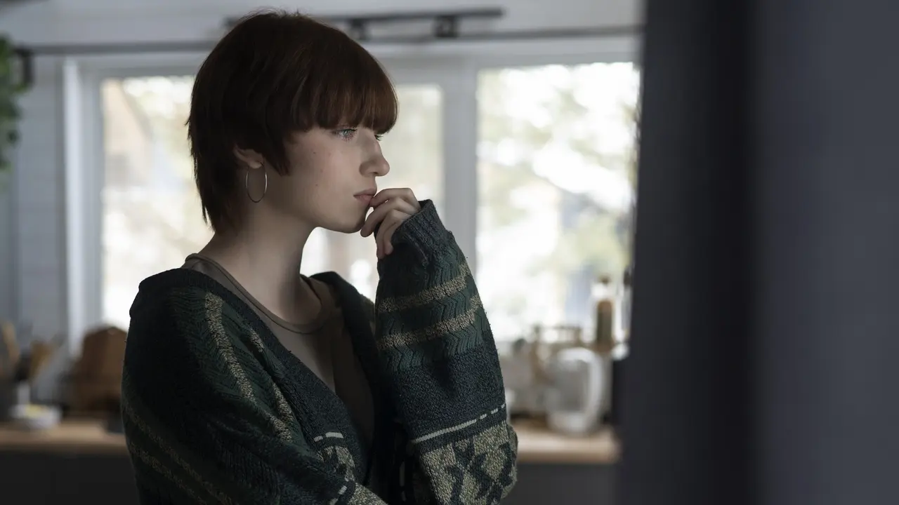 Ikuti Tips Ini Supaya Tidak Overthinking saat Menghadapi Quarter-Life Crisis - Cover