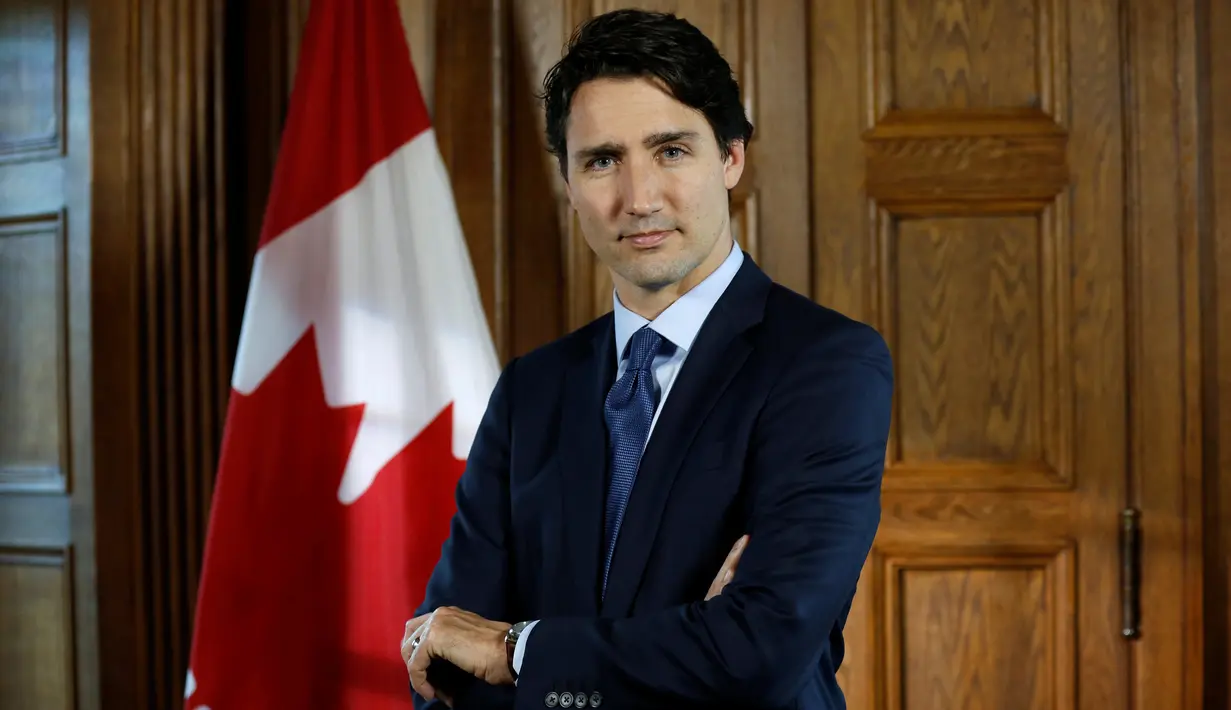 PM Kanada Justin Trudeau melakukan sesi wawancara di Parliament Hill, Ontario , Kanada , 19 Mei 2016. Pria itu mengedepankan isu kesetaraan dalam kampanyenya dan dibuktikan dengan rencananya menyambut 25.000 pengungsi Suriah. (REUTERS / Chris Wattie)