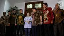 Ketua MPR Bambang Soesatyo (kiri) bersama Pimpinan MPR menemui Presiden ke-5 RI Megawati Soekarnoputri di kawasan Menteng, Jakarta, Kamis (10/10/2019). MPR mengundang Megawati untuk hadir dalam pelantikan Presiden Joko Widodo dan Wapres Mar'uf Amin 20 Oktober mendatang. (Liputan6.com/Johan Tallo)