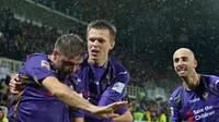 Gelandang Fiorentina Joaquin merayakan gol ke gawang AC Milan (ALBERTO PIZZOLI / AFP)