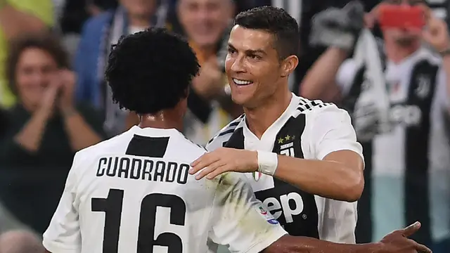 Foto: Sebelum Edinson Cavani di Manchester United, 6 Pemain Berikut juga Mengalah Memberikan dan Mengganti Nomor Punggungnya