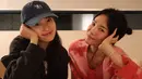 <p>Beberapa waktu lalu, momen akrab dan kedekatan antara Song Hye Kyo dan Bae Suzy menghebohkan jagat internet. Keduanya mengunggah momen berdua yang terlihat manis. [Foto: Instagram/kyo1122]</p>
