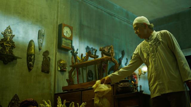 Akting Arswendy Beningswara di film Khanzab.