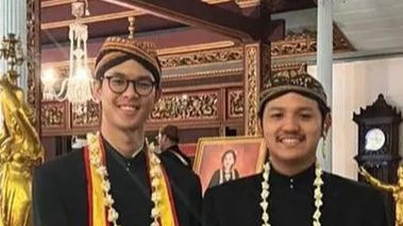 Pakai Blankon