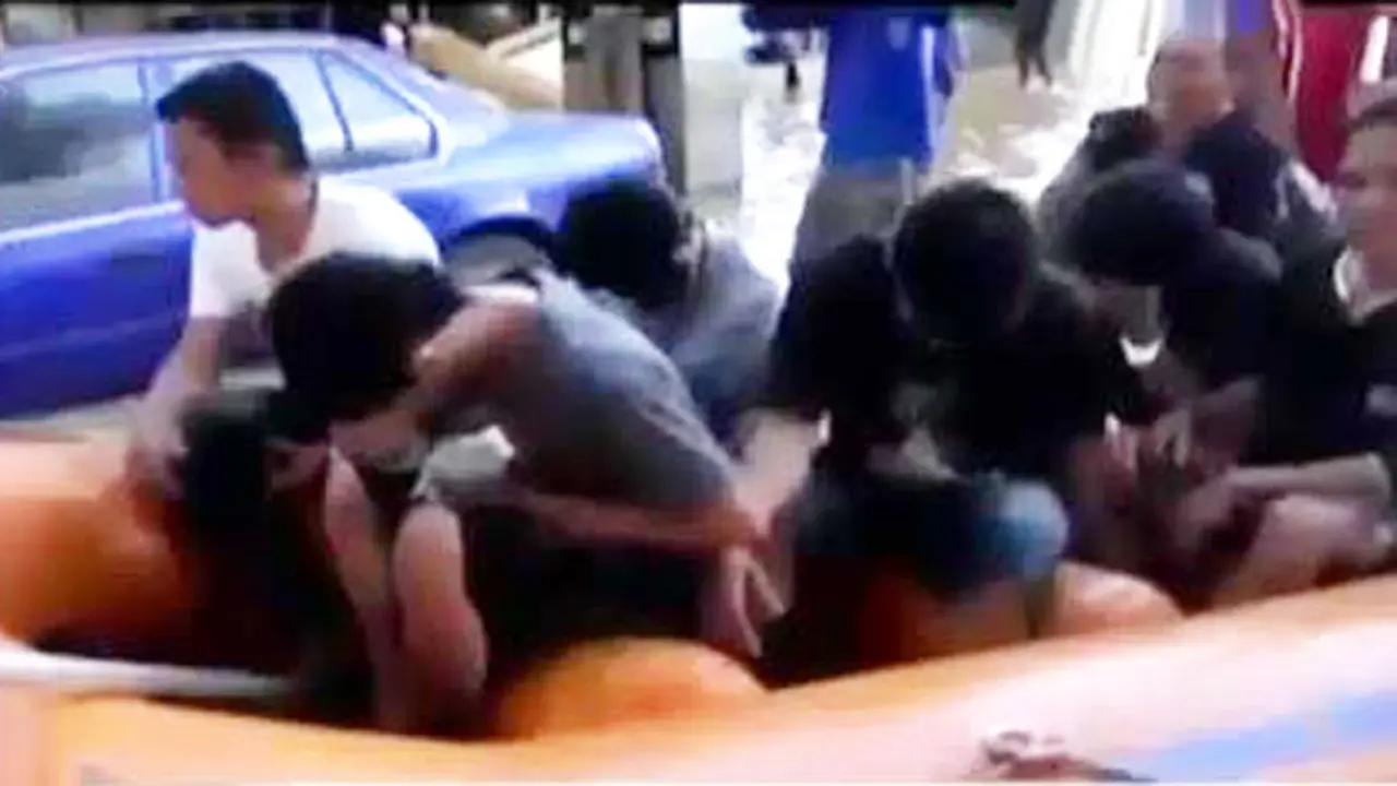 VIDEO: Mapolsek Dayeuhkolot Terendam Banjir, 6 Napi Dievakuasi