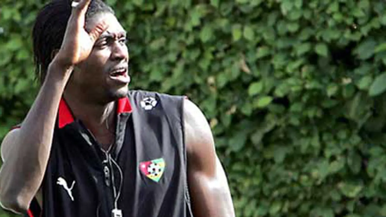 img_adebayor-4.jpg