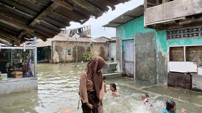 Banjir Rob 2,6 Meter Intai 3 Kecamatan di Medan, Warga Diminta Waspada