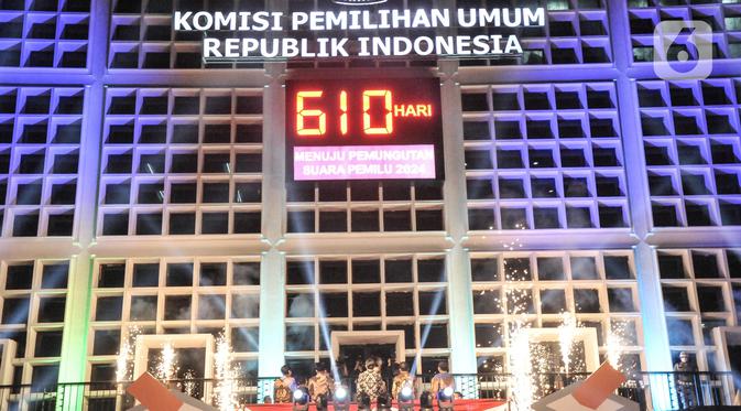 KPU memulai acara seremoni peluncuran Pemilu Serentak 2024 di Kantor KPU RI, Menteng, Jakarta Pusat, Selasa (14/6/2022) malam. Seremoni ini juga menandakan resmi dimulainya tahapan Pemilu Serentak 2024.(merdeka.com/Iqbal S Nugroho)