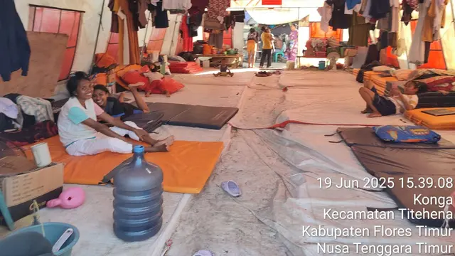 Pengungsi terdampak letusan Gunung Lewotobi